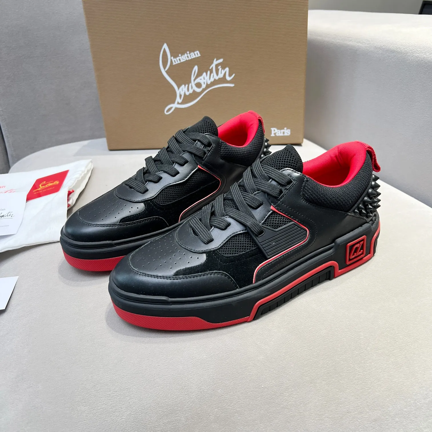 Men's shoes 💰700 🌹🌹🌹̋ Wang Junkai Yang Mi Xu Kai Zhang Jingyi Ding Chengxin Chen Muchi Wang Ziyi Same style Christian Louboutin 2024 [New product] ASTROLOUBI unisex thick-soled sports shoes red-soled shoes perfectly integrate fashion and sports, The fabrics are made of luxurious calfskin, soft suede, smooth satin and laminated leather, and the back is decorated with classic rivets. The interior is blended with a knitted tongue for added durability, breathability and quick-drying comfort. The outsole is made of a combination of EVA foam and imported rubber, and the colorful CL iconic letters on the side of the outsole show the brand's unique style. It is a ceiling-level comfortable skate shoe! ! ! Multiple colors available, women’s size 35--40, men’s size 39--45